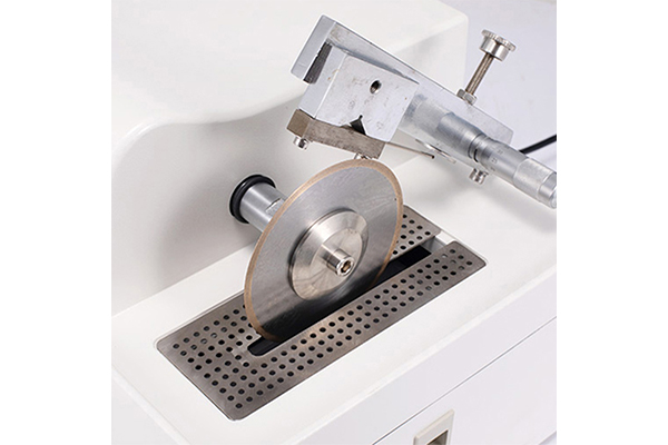 Low Speed Precision Cutting Machine